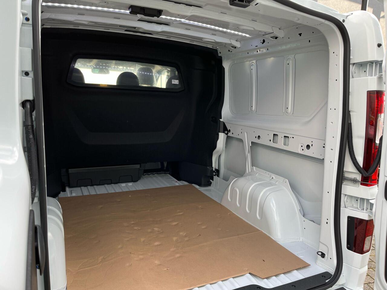 Renault TRAFIC 2.0 Blue dCi 170 DC T30 L2H1 Extra | BPM vrij | Direct leverbaar | Navigatie | Camera