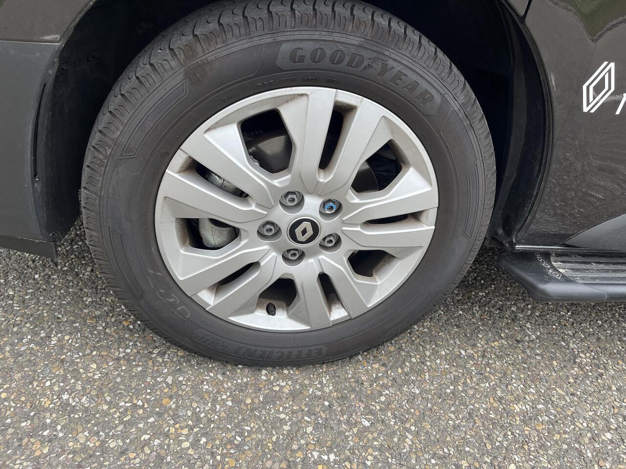 Renault TRAFIC E-Tech T29 L2H1 Advance 52 kWh Renault Trafic E-Tech T29 L2H1 52 kWh ANDROID AUTO / APPLE CARPLAY / AIRCO / NAVIGATIE / PARKEERSENSOREN+CAMERA.