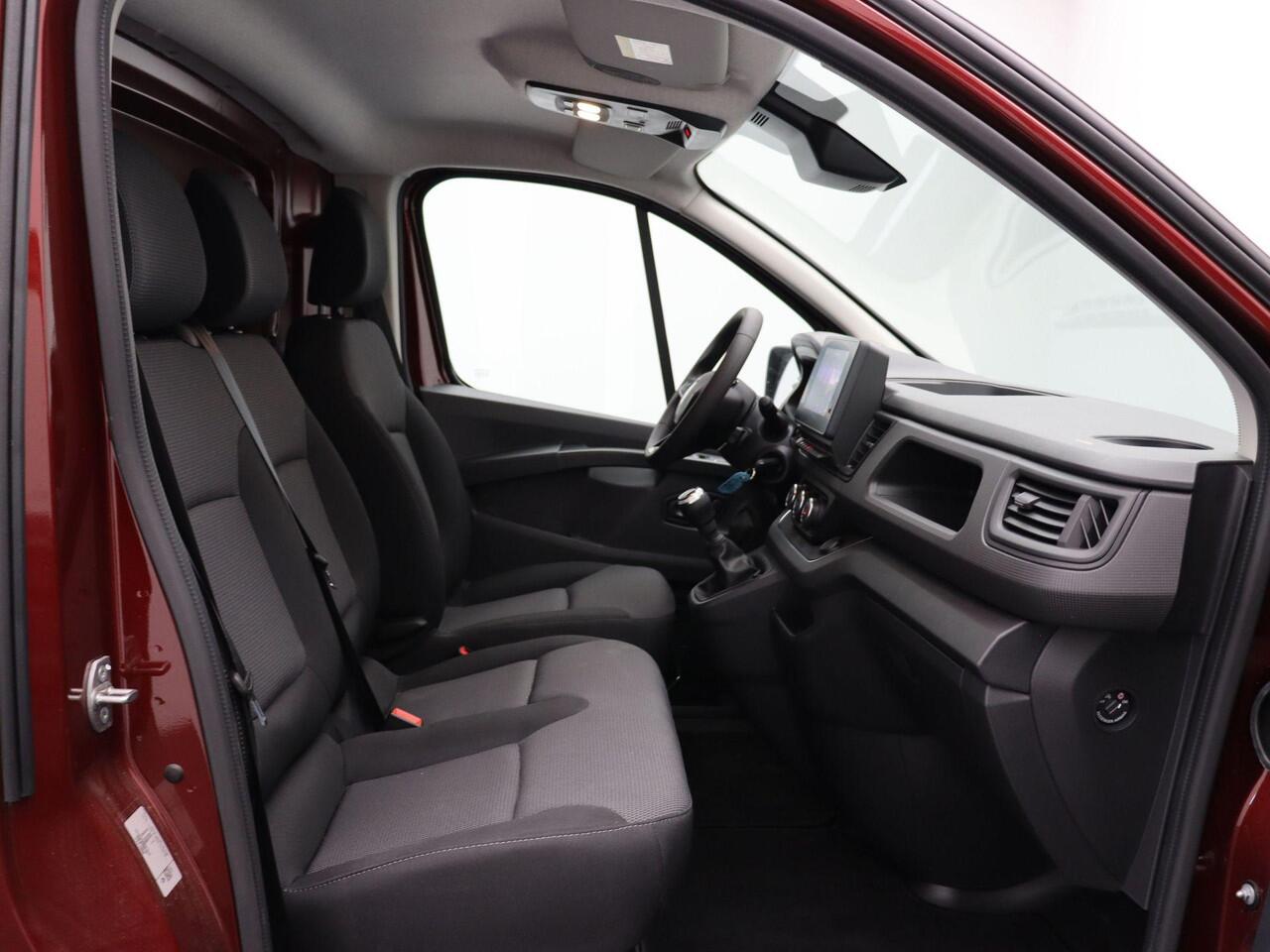 Renault TRAFIC 2.0 dCi 110pk T30 L2H1 Start | Trekhaak | BPM Voordeel | Hoge korting | Lage rente | Direct rijden | Vol opties |