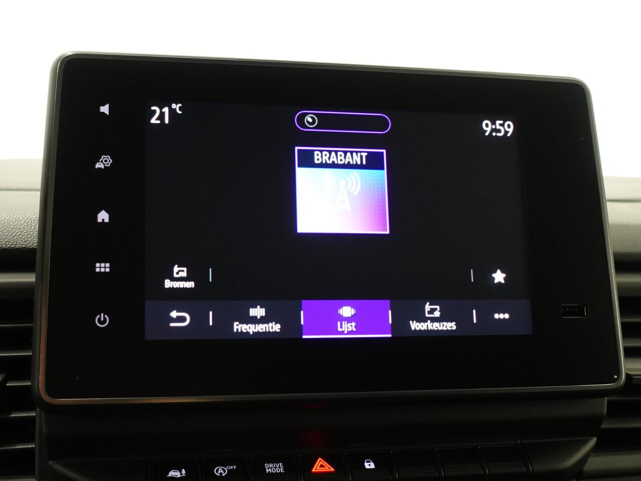 Renault TRAFIC 2.0 Blue dCi 150 EDC T30 L2H1 Advance Navigatie Airco Lichtmetalen velgen Betimmering Trekhaak Camera Parkeer sensoren Dab