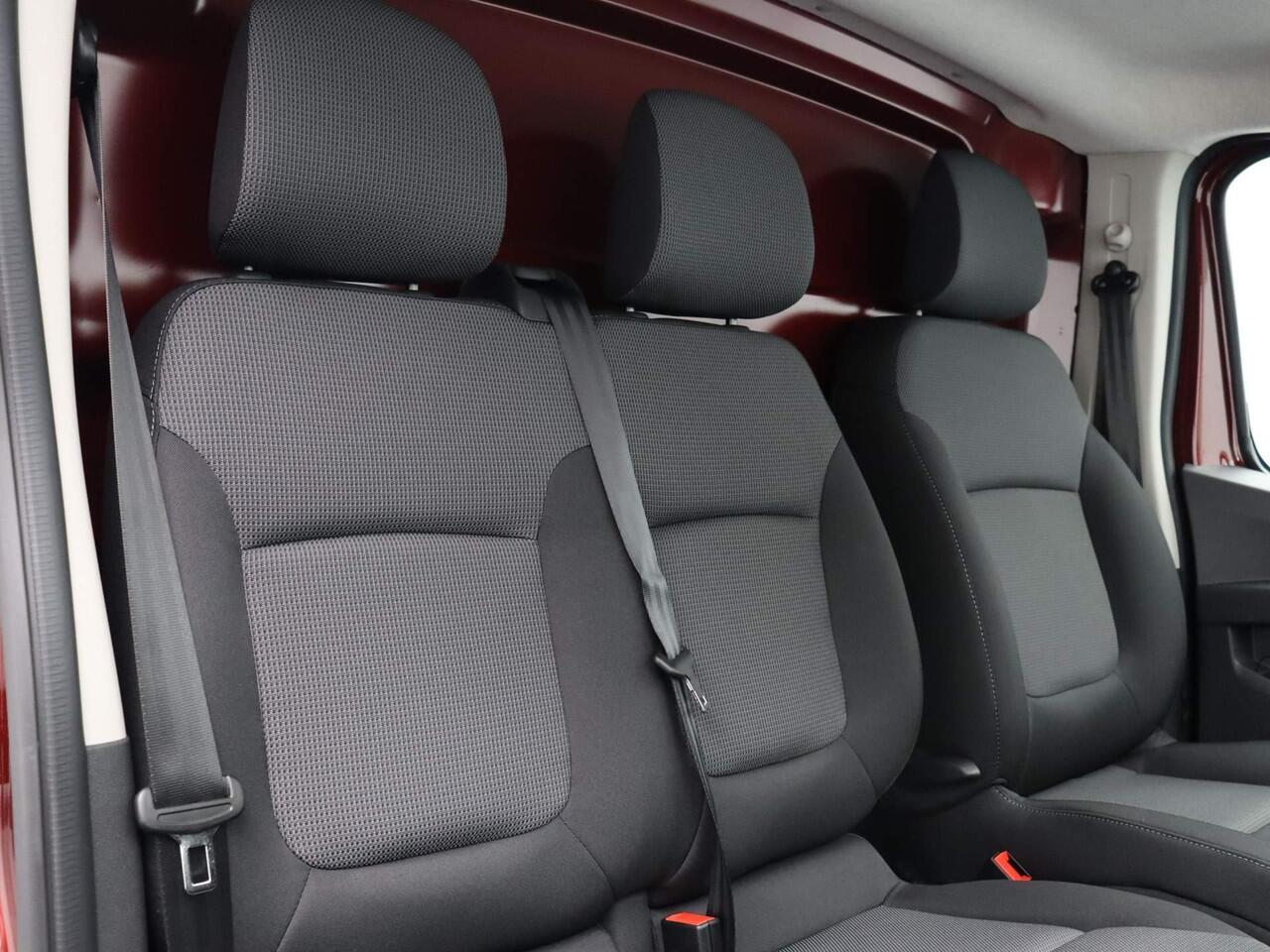 Renault TRAFIC 2.0 dCi 110pk T30 L2H1 Start | BPM Voordeel | Hoge korting | Lage rente | Direct rijden | Vol opties |