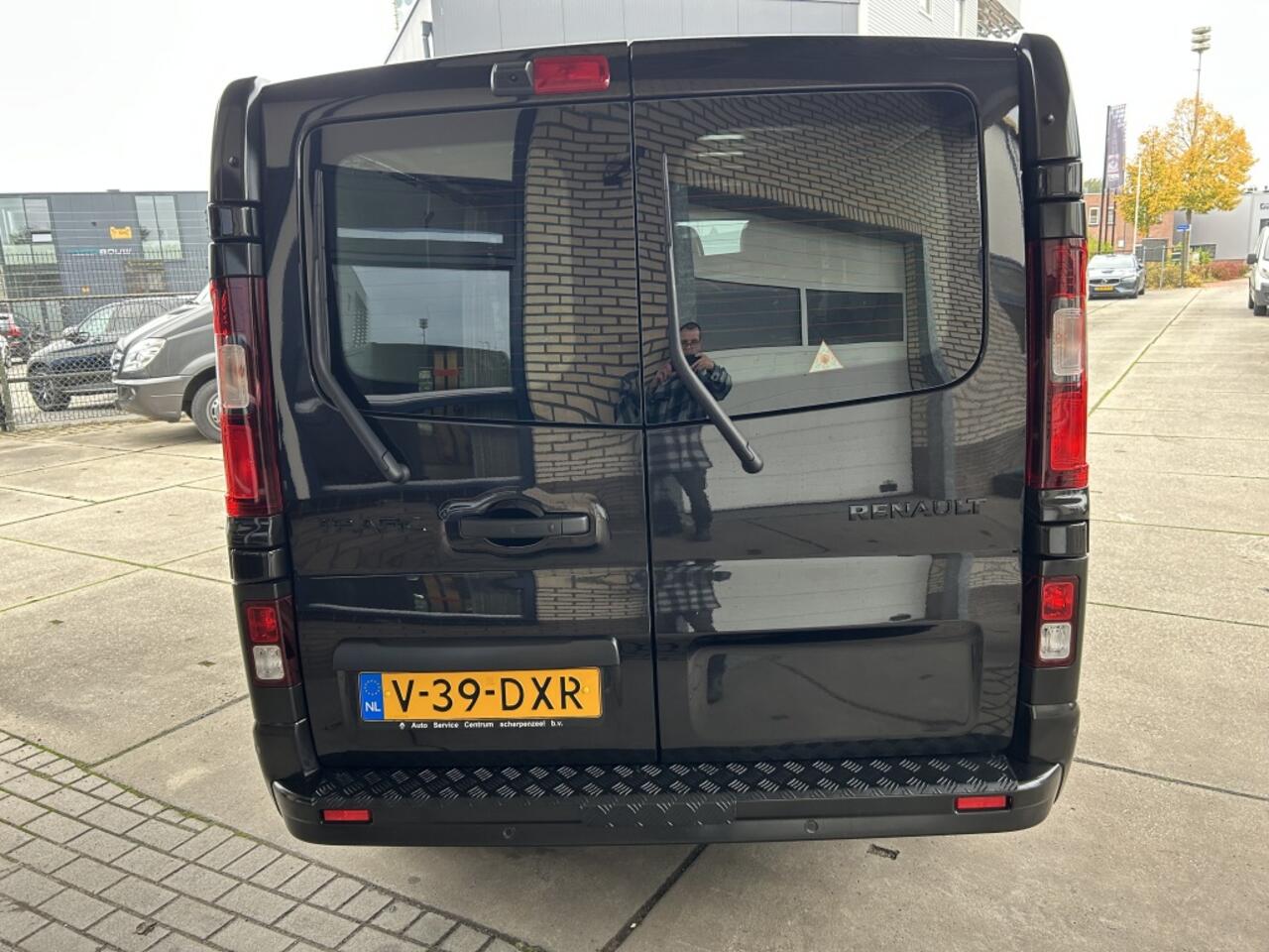 Renault TRAFIC 2.0 Blue dCi BLACK EDITION AUT 170 PK NAVI