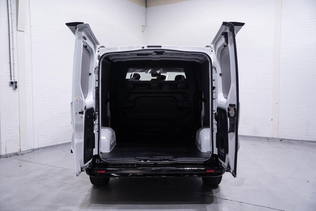 Renault TRAFIC 2.0 dCi 150 pk Dubbel Cabine Black Style Navi Camera, 18" LMV, Spoiler V+A, LED Koplampen, Keyless Entry, BPM Vrij, 6-Zits