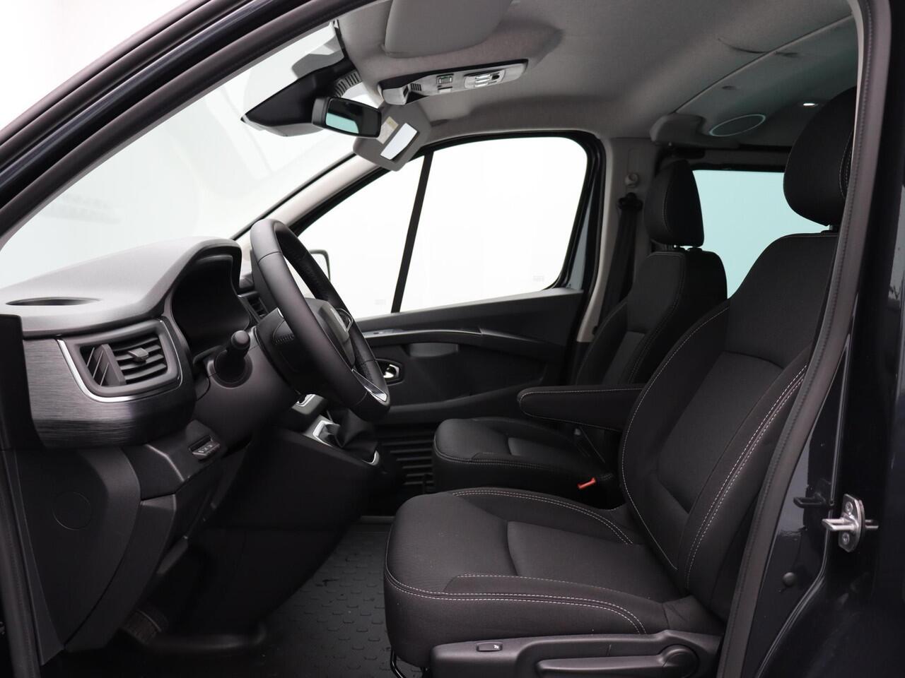 Renault TRAFIC 2.0 dCi EDC 170pk T29 L2H1 Extra DC | Dubbel cabine | Anniversary | Sidebars | Zwarte logo's | Glasslook |