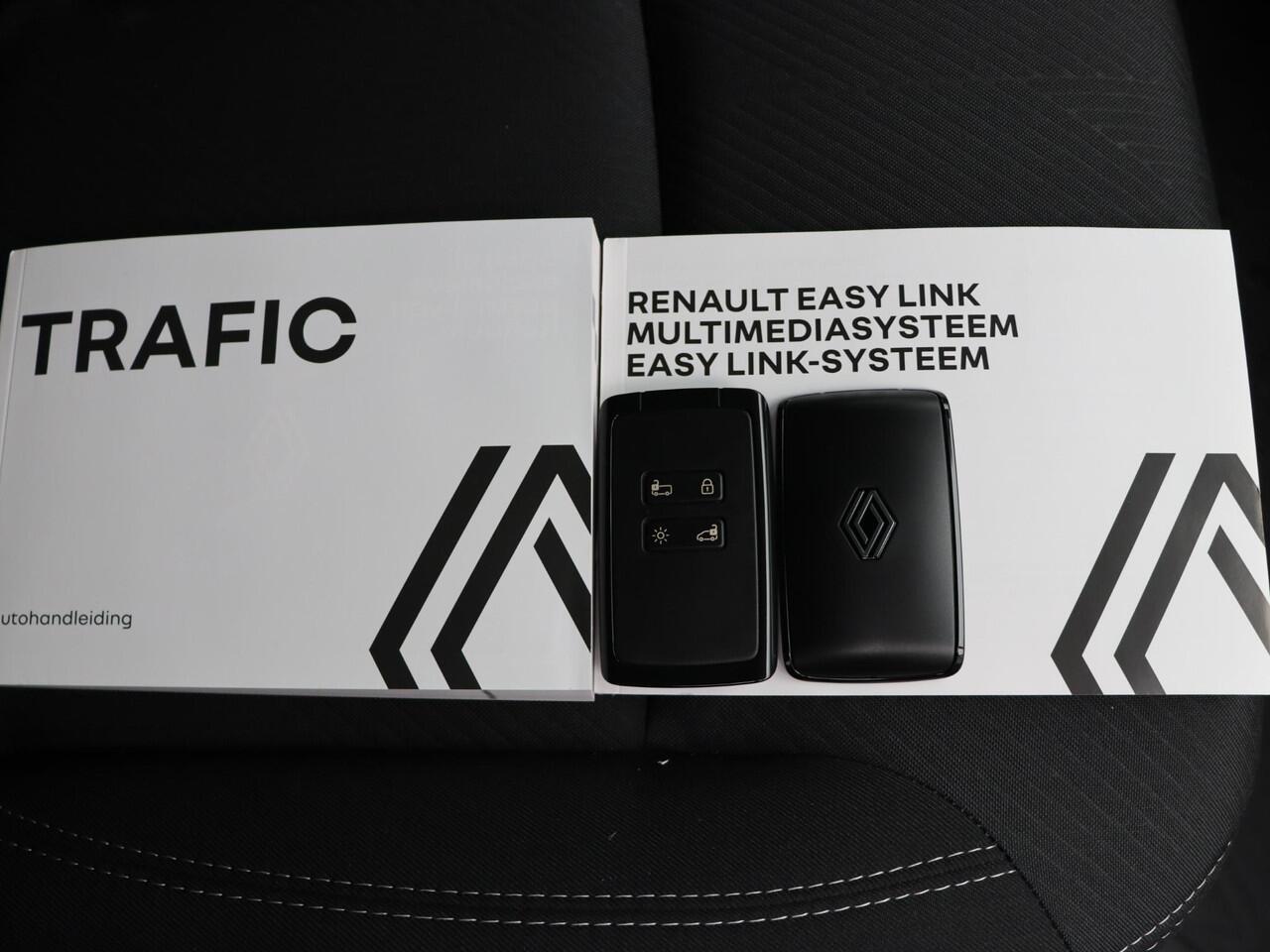 Renault TRAFIC 2.0 dCi EDC 170pk T29 L2H1 Extra DC | Dubbel cabine | Anniversary | Sidebars | Zwarte logo's | Glasslook |