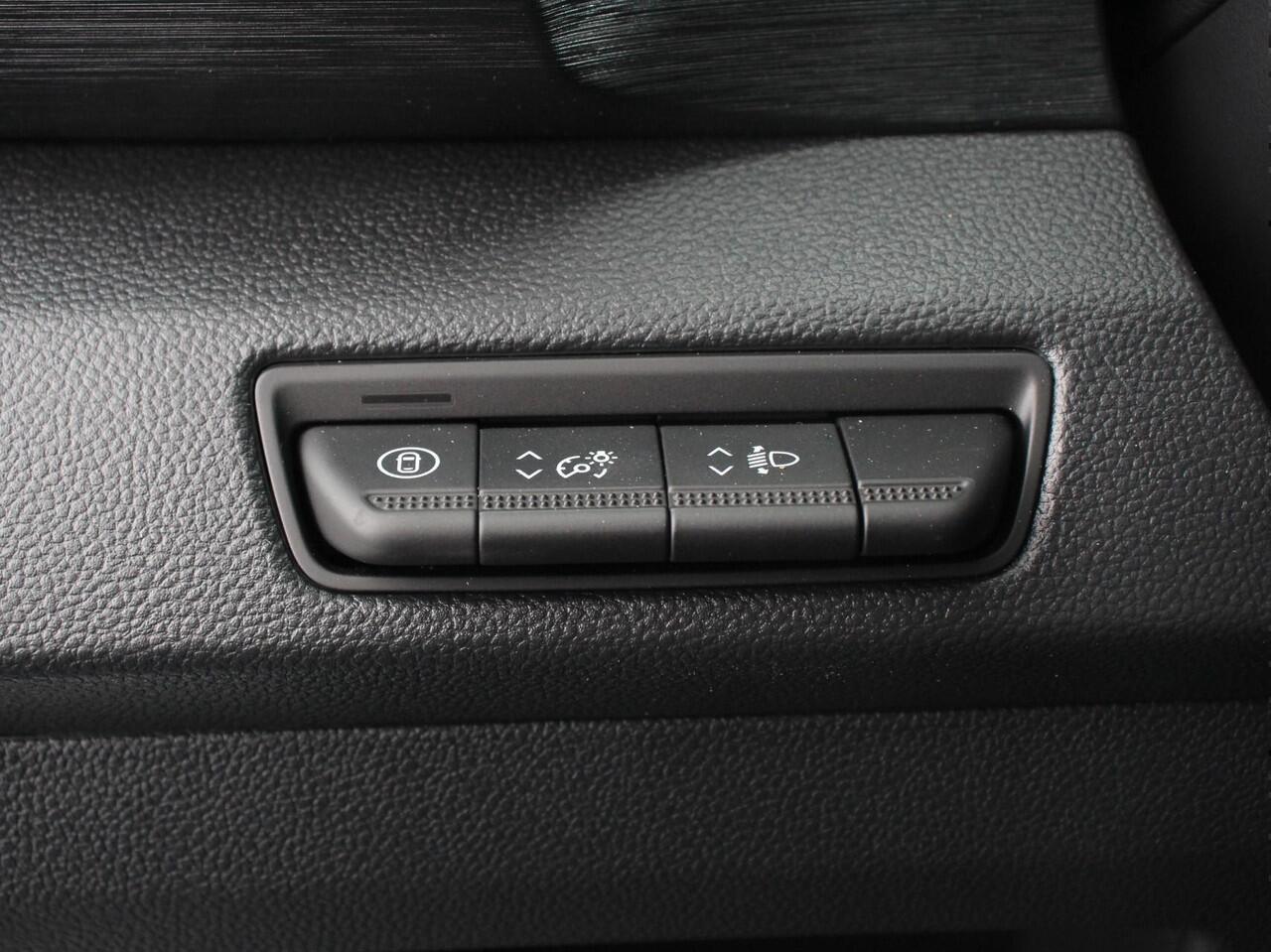 Renault TRAFIC 2.0 Blue dC1 150 EDC T30 L2H1 Advance Navigatie Airco Lichtmetalen velgen Betimmering Trekhaak Camera Parkeer sensoren Dab