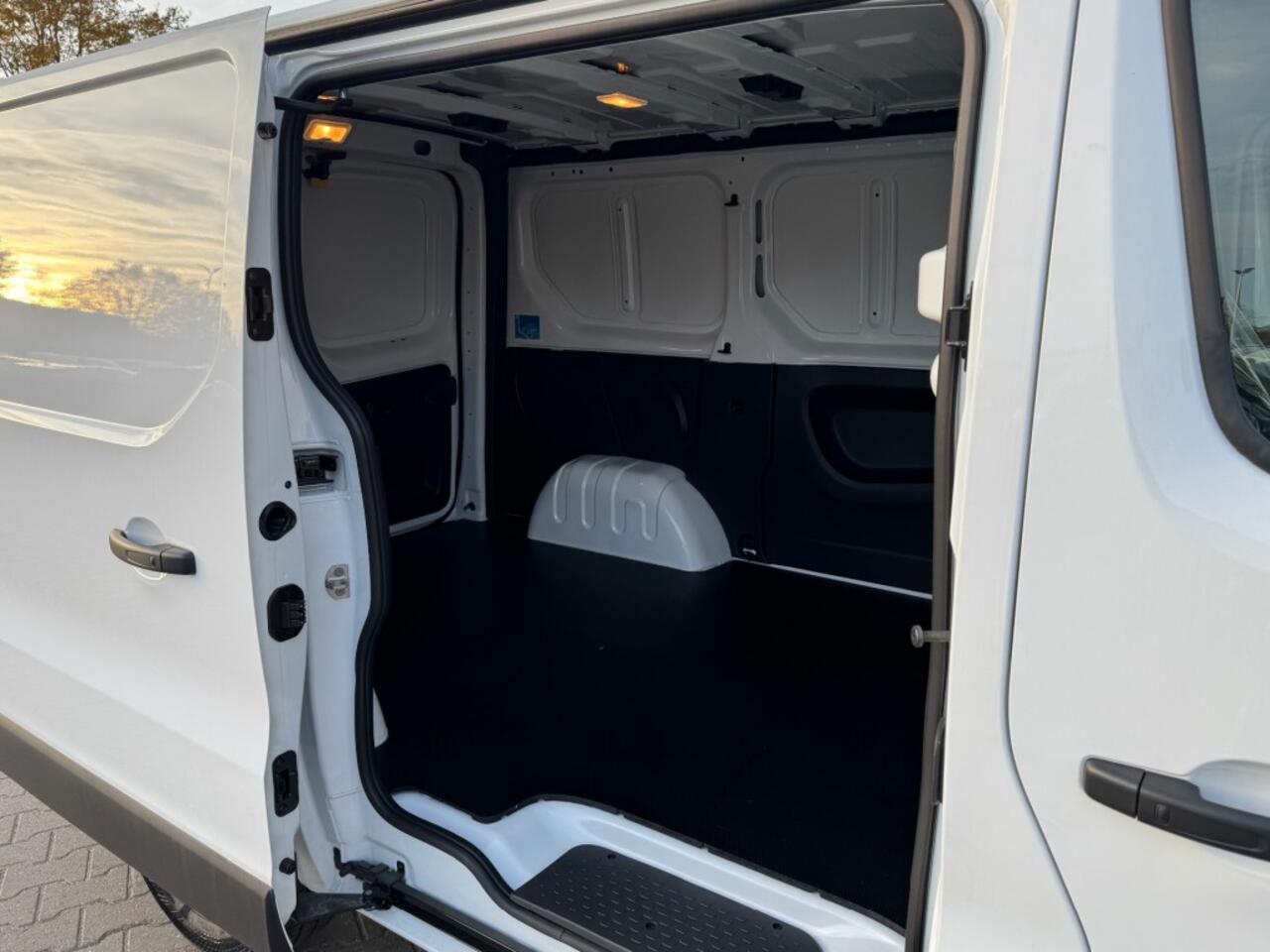 Renault TRAFIC 2.0 DCI T30 L1H1 Navi-apple/android - camera - sensoren voor/achter