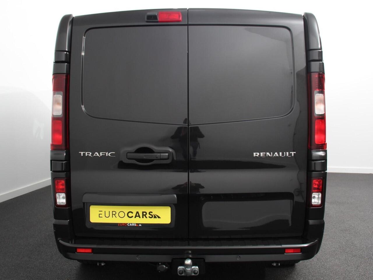 Renault TRAFIC 2.0 Blue dC1 150 EDC T29 L2H1 Extra Dubbele Cabine | Navigatie | Airco | Lichtmetalen velgen | Betimmering | Trekhaak | Camera | Parkeer sensoren | Dab