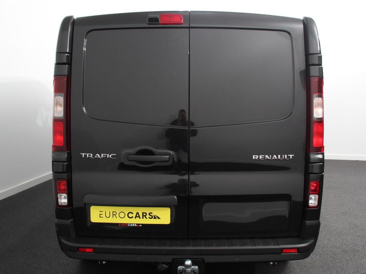 Renault TRAFIC 2.0 T30 L2H1 Advance Navigatie Airco Lichtmetalen velgen Betimmering Trekhaak Camera Parkeersensoren
