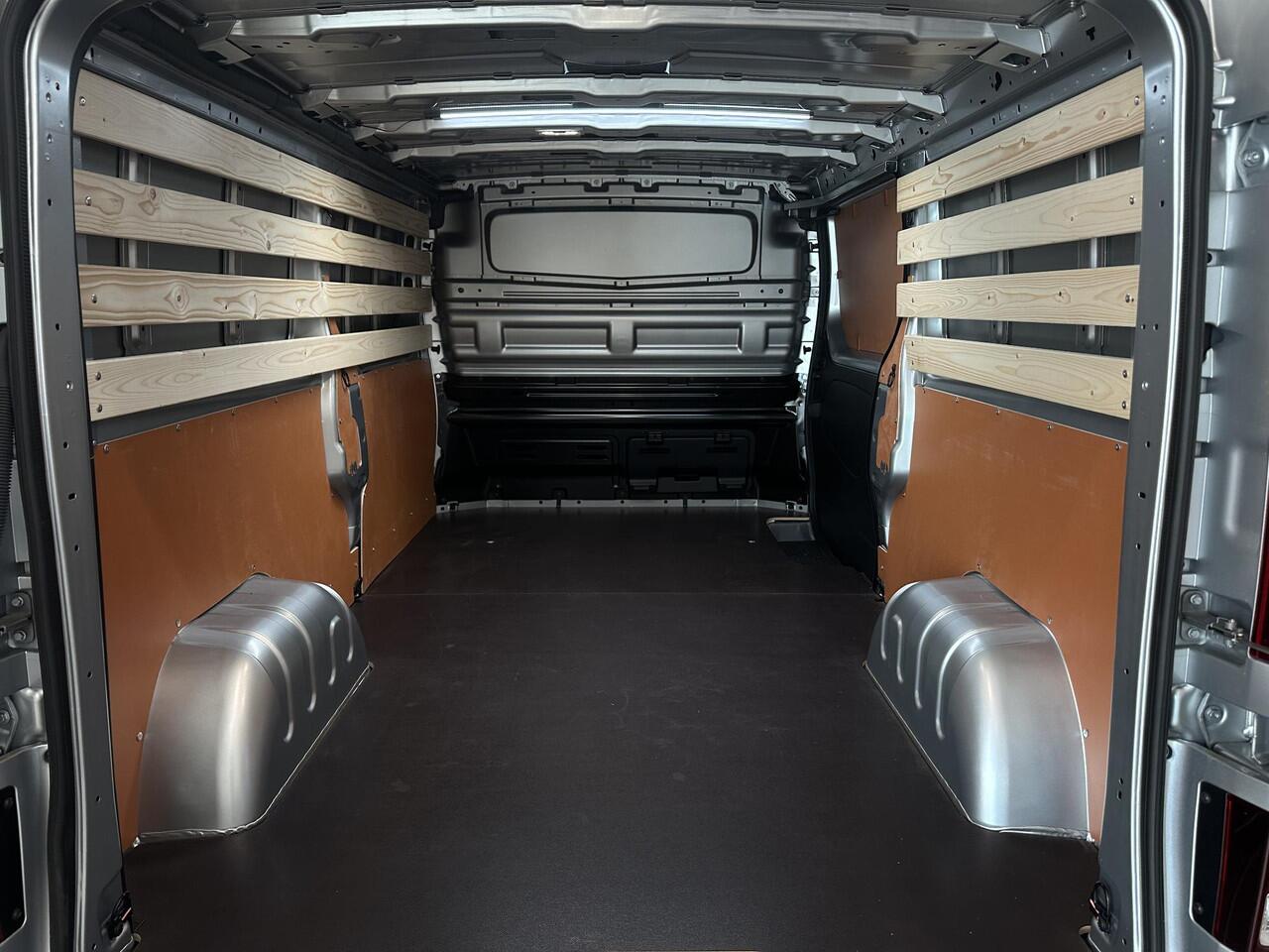 Renault TRAFIC 2.0 Blue dCi 130 T30 L2H1 Advance | Alarm | Trekhaak | Navigatie | Achteruitrijcamera | All season banden | Bedrijfswageninrichting | Apple Carplay/Android Auto