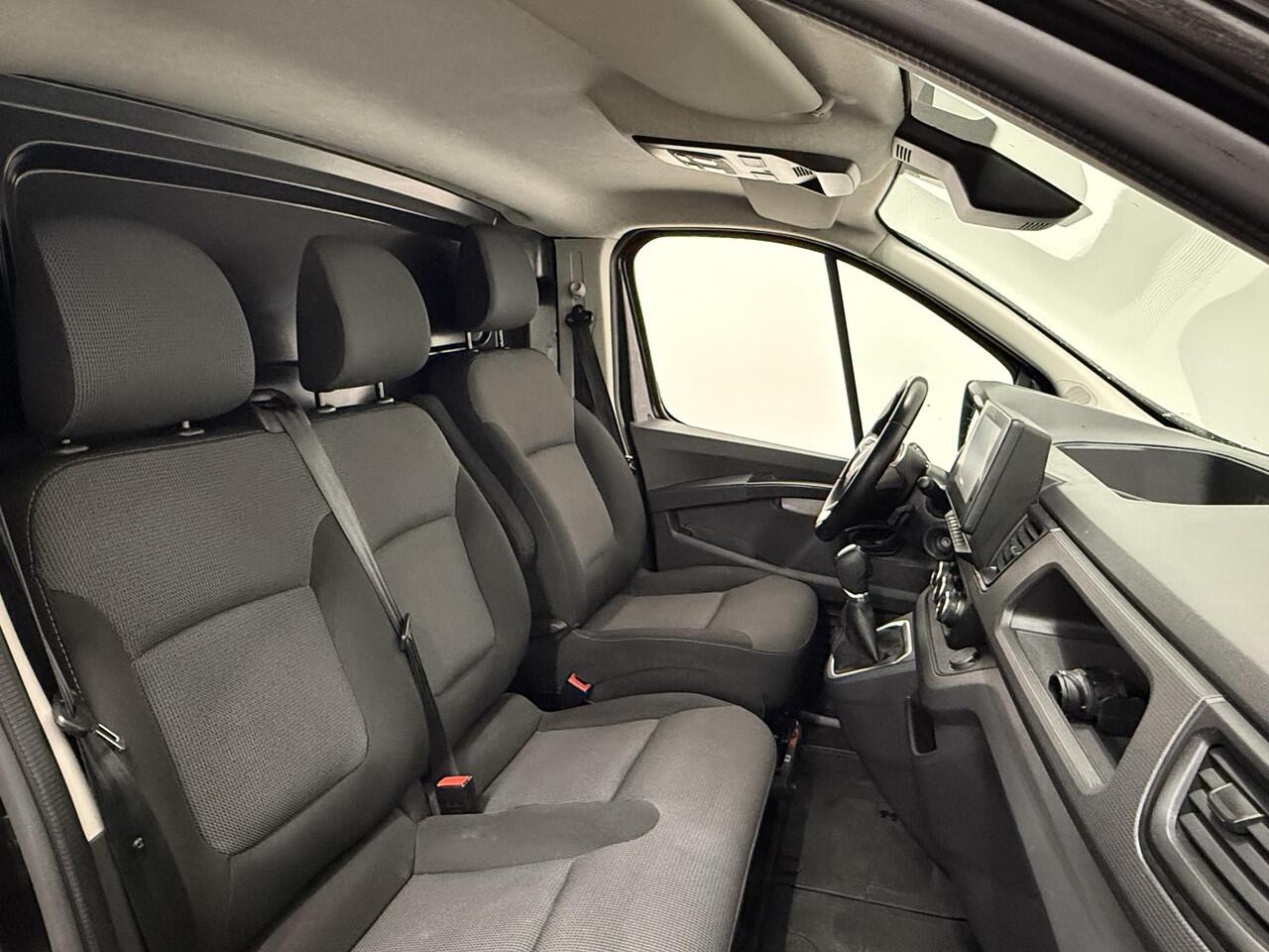 Renault TRAFIC 2.0 Blue dCi 150PK T30 L2H1 Advance Automaat Airco Bluetooth Camera Cruise PDC Trekhaak