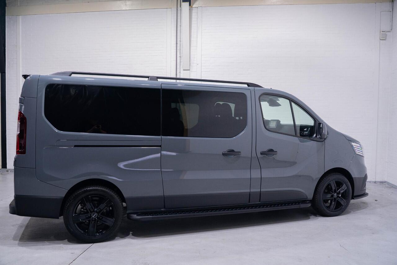 Renault TRAFIC 2.0 DCi 130 pk Dubbel Cabine Black&Grey Airco, Camera, 18" LMV, Spoiler V+A, LED Koplampen, Zwarte Grille, 6-Zits