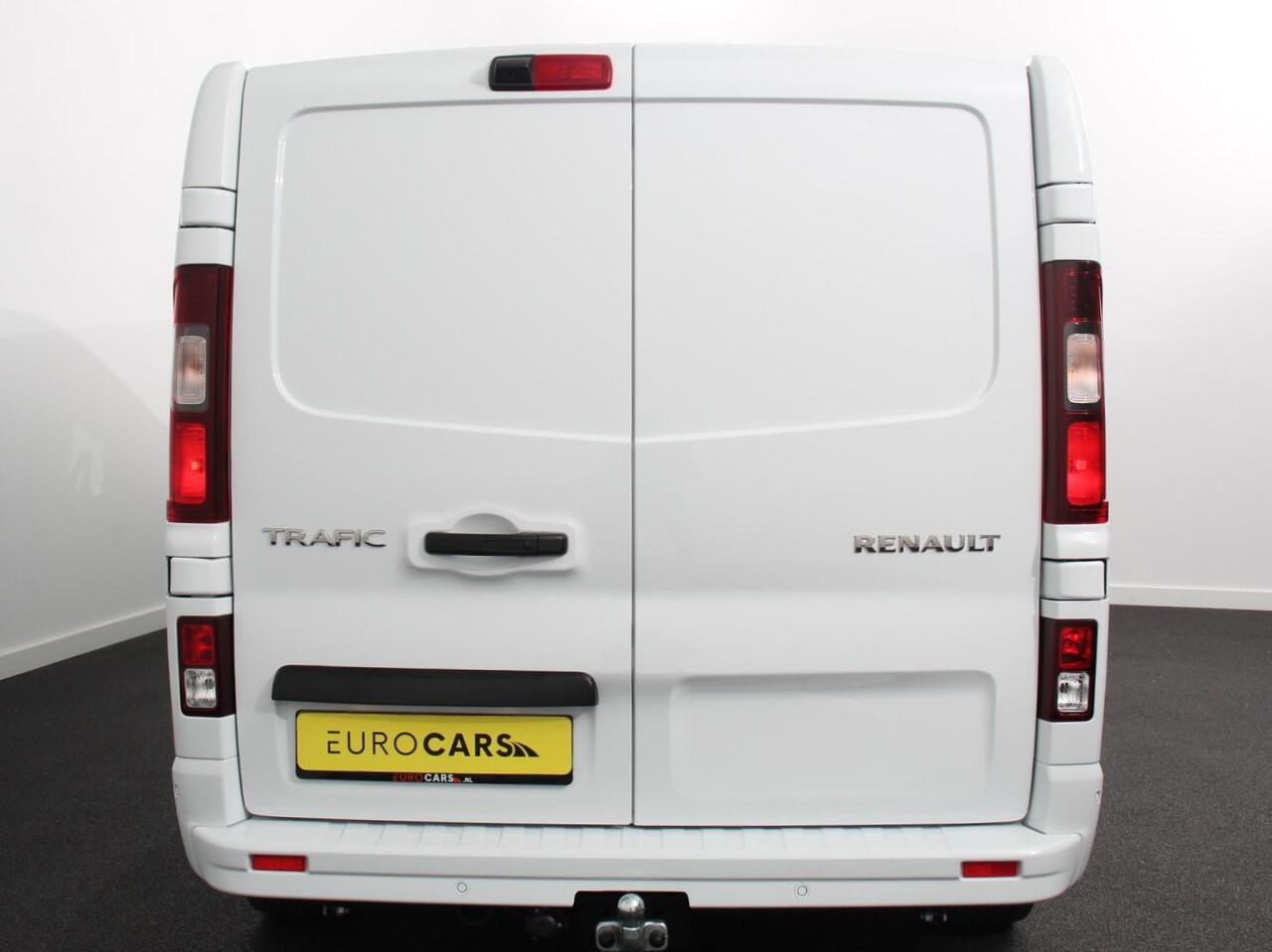 Renault TRAFIC 2.0 150PK Automaat L2H1 Advance Dubbele Cabine Navigatie Airco Lichtmetalen velgen Betimmering Trekhaak Camera Parkeer sensoren Dab