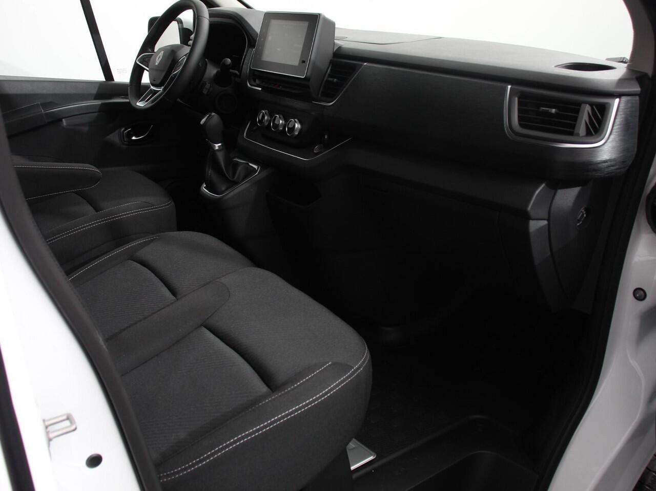 Renault TRAFIC 2.0 Blue dC1 150 EDC T29 L2H1 Extra Dubbele Cabine Navigatie Airco Lichtmetalen velgen Betimmering Trekhaak Camera Parkeer sensoren Dab