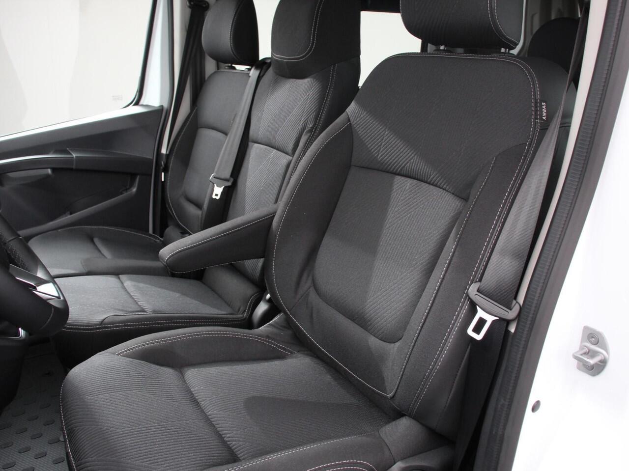 Renault TRAFIC 2.0 Blue dC1 150 EDC T29 L2H1 Extra Dubbele Cabine Navigatie Airco Lichtmetalen velgen Betimmering Trekhaak Camera Parkeer sensoren Dab