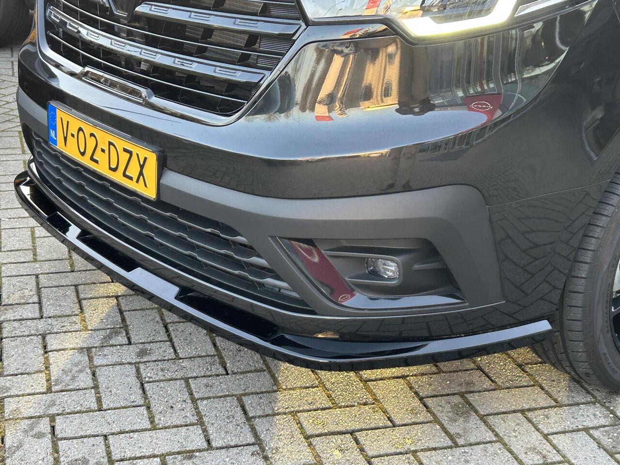 Renault TRAFIC 2.0 dCi 130 T30 L2H1 Black Edition | Side Bars | 200 km | BPM vrij |