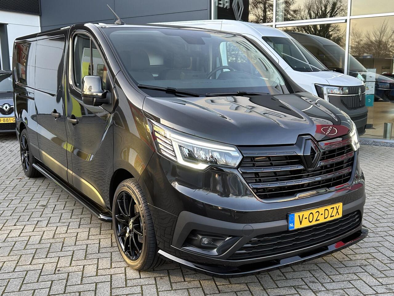 Renault TRAFIC 2.0 dCi 130 T30 L2H1 Black Edition | Side Bars | 200 km | BPM vrij |