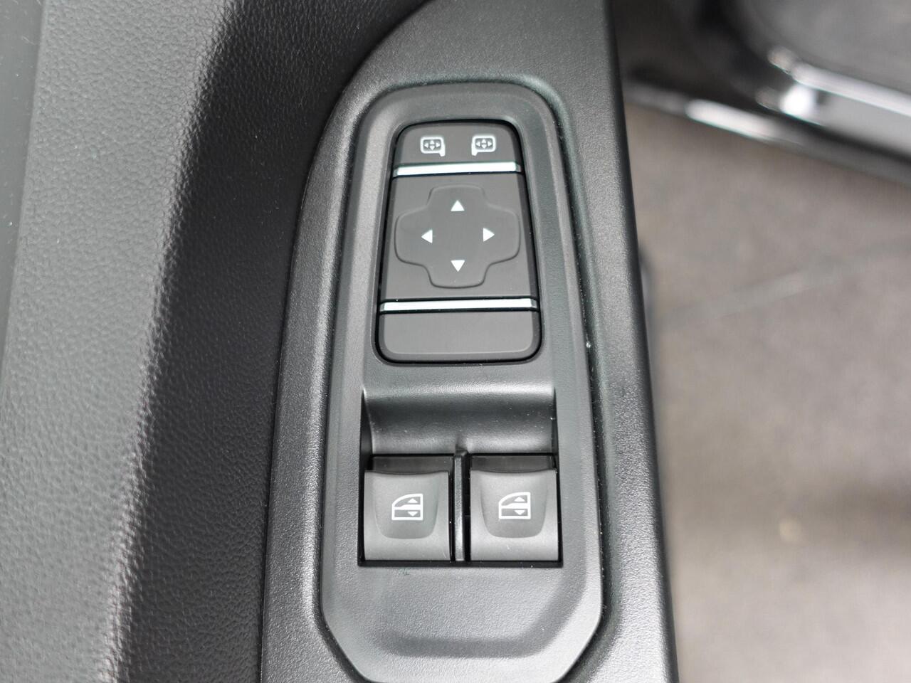 Renault TRAFIC 2.0 Blue dCi 150PK T30 L2H1 Advance Automaat Airco Bluetooth Cruise Parkeersensoren Navigatie Trekhaak