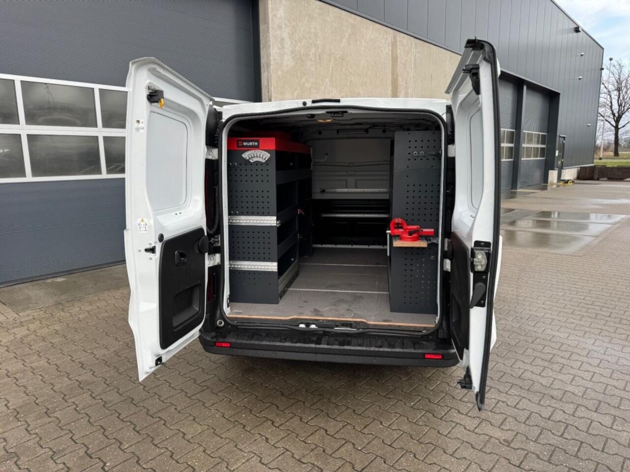 Renault TRAFIC 2.0 D 130pk L1H1 - camera - sensoren - inrichting laadruimte