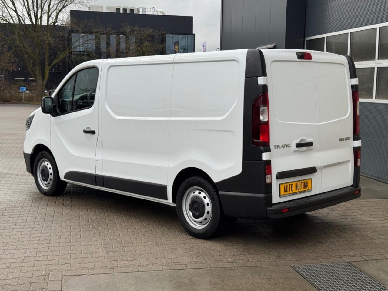 Renault TRAFIC 2.0 D 130pk L1H1 - camera - sensoren - inrichting laadruimte