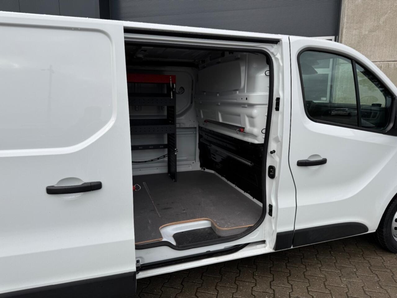 Renault TRAFIC 2.0 D 130pk L1H1 - camera - sensoren - inrichting laadruimte