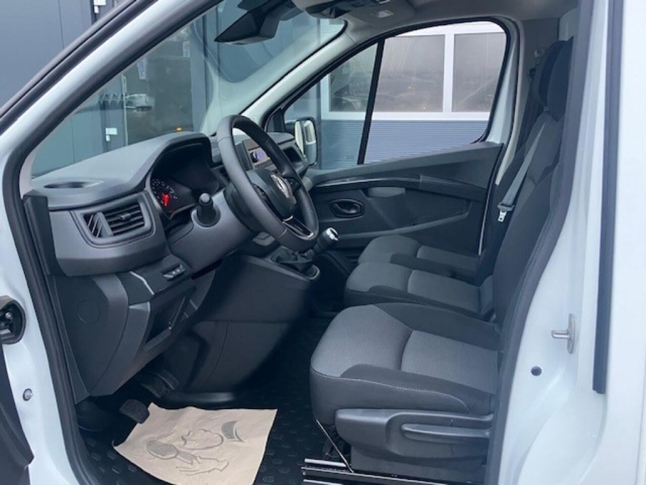 Renault TRAFIC 2.0 D 130pk L1H1 - sensoren - trekhaak - keyless