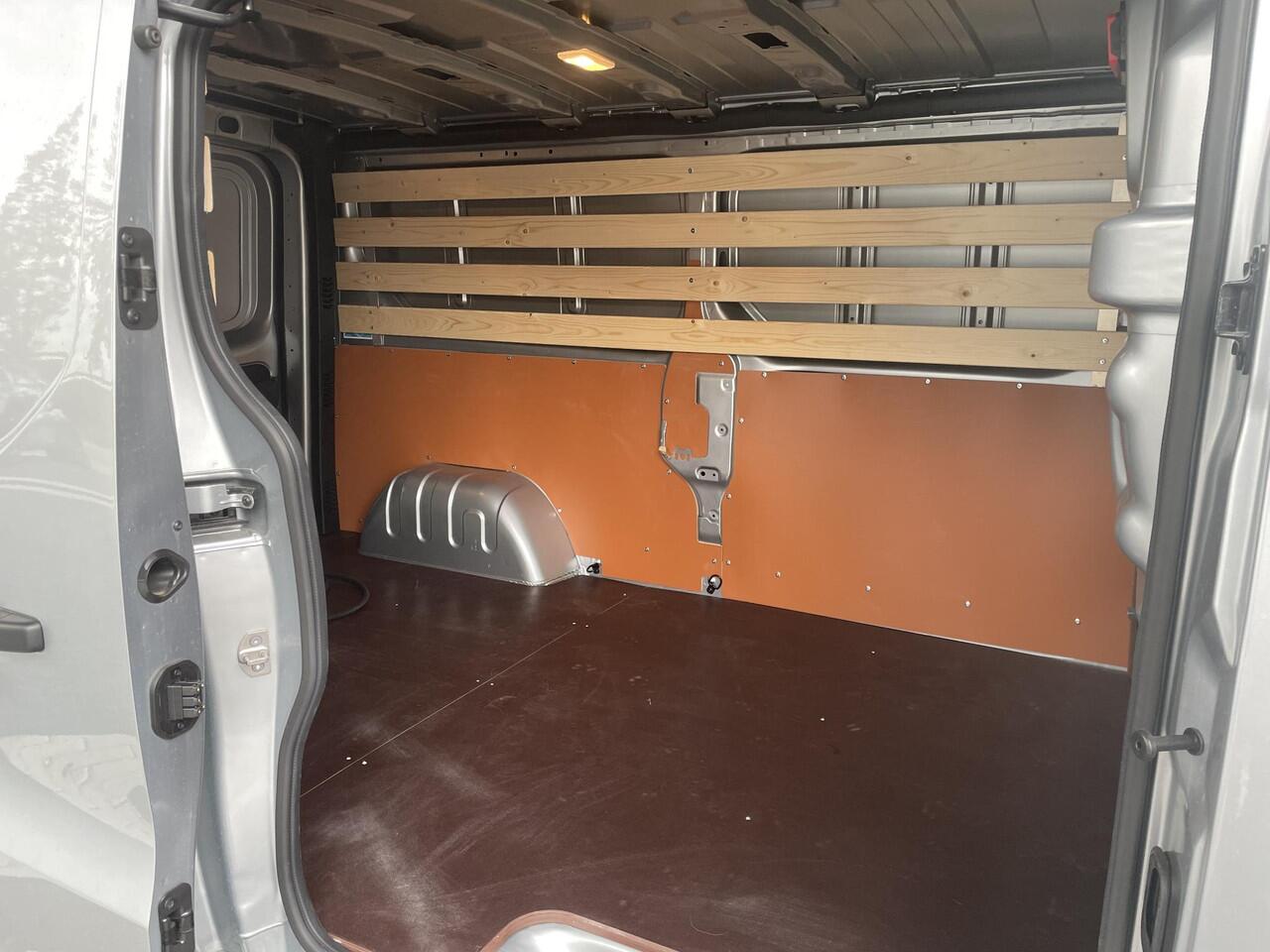 Renault TRAFIC E-Tech T29 L2H2 Comfort 52 kWh / Demo Hillegom / Vraag naar beschikbaarheid