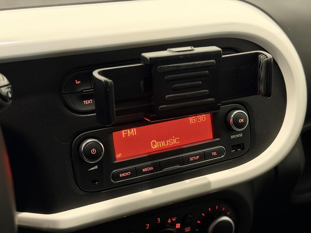 Renault TWINGO 1.0 SCe 70 Limited | Airco | Radio-USB | Bluetooth | Parkeersensoren | Lichtmetalen velgen 15" | 1e eigenaar + dealer onderhouden!