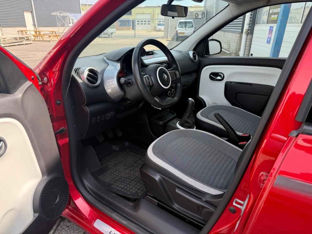 Renault TWINGO 1.0 SCE LIMITED