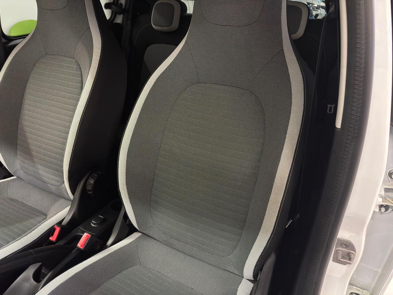 Renault TWINGO 1.0 SCe Limited | Airco | Licht Metalen Velgen | Parkeersensoren |