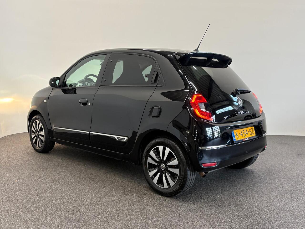 Renault TWINGO 1.0 SCe Intens Navigatie Apple Carplay/Android Auto Parkeersensoren achter Cruise Control Climate Control Half leder Lichtmetalen velgen