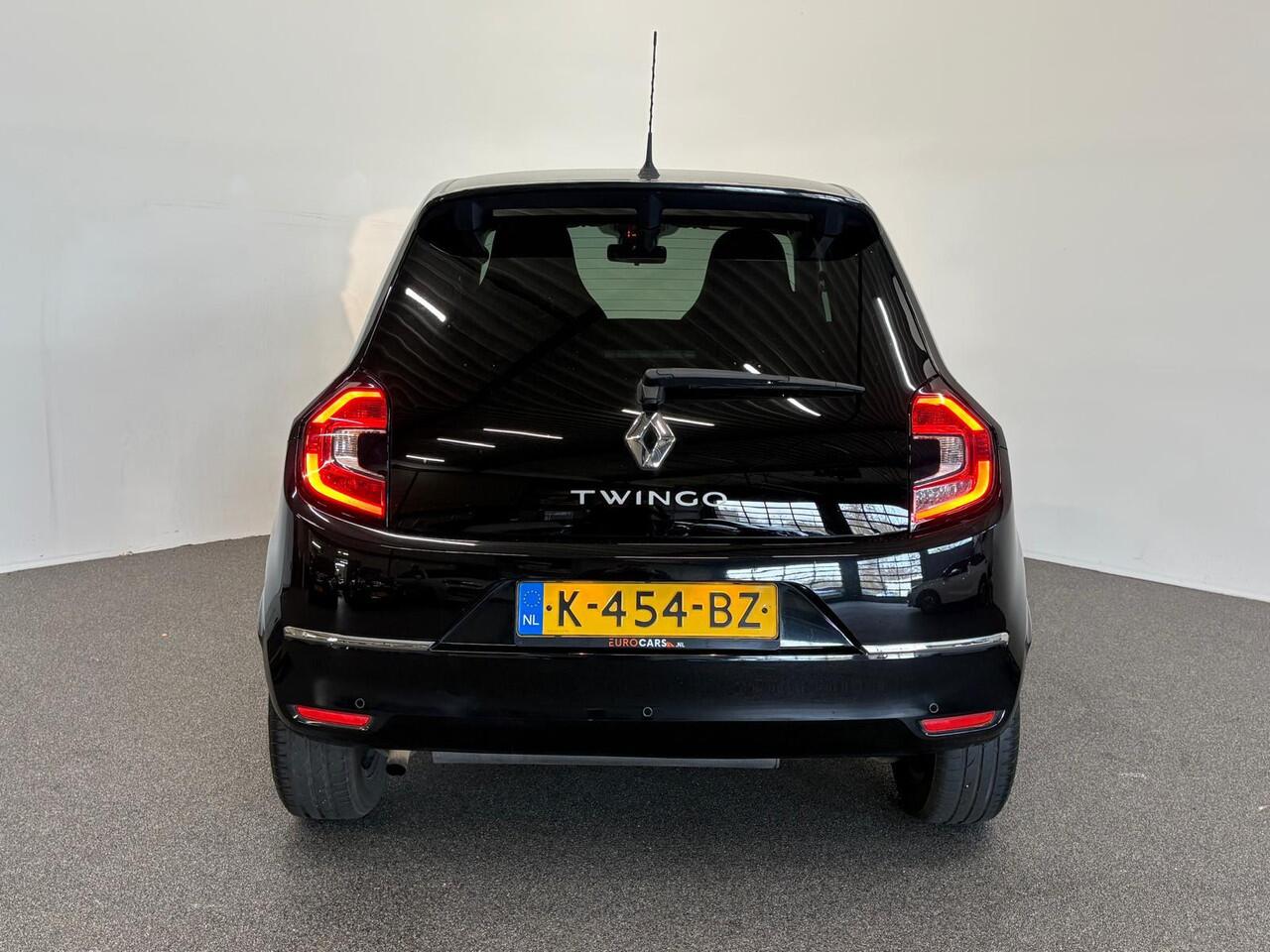 Renault TWINGO 1.0 SCe Intens Navigatie Apple Carplay/Android Auto Parkeersensoren achter Cruise Control Climate Control Half leder Lichtmetalen velgen