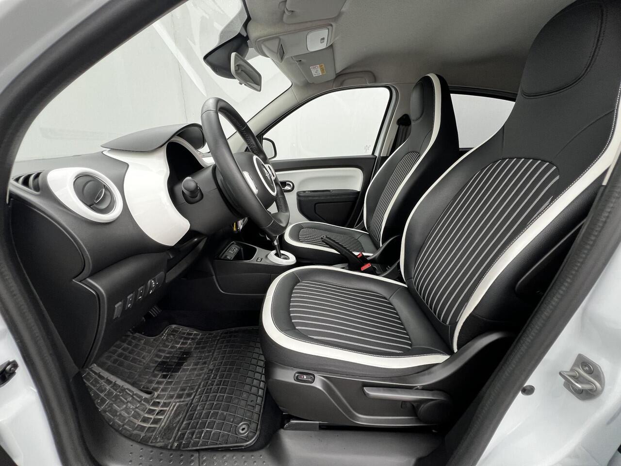 Renault TWINGO Z.E. R80 Intens Automaat / Dealer onderhouden / Accu SoH 95,46 % / Navigatie / Apple Carplay/Android auto / Drie fase laden / Stoelverwarming /