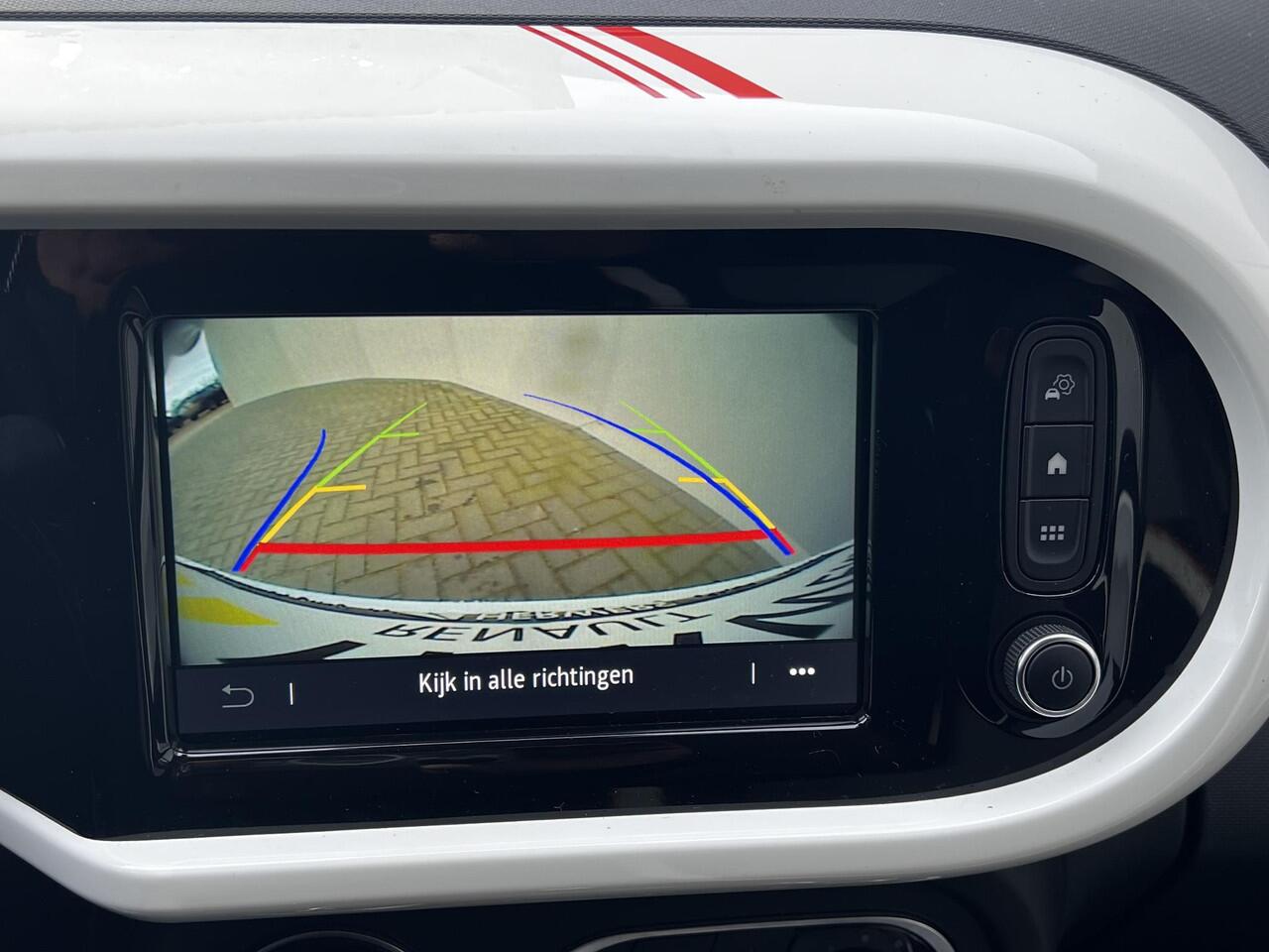 Renault TWINGO Z.E. R80 Série Limitée Vibes / Dealer Onderhouden / SOH 93% / Apple Carplay & Android Auto / Stoelverwarming / All Season Banden / Achteruitrijcamera / 16'' Lichtmetalen Velgen /