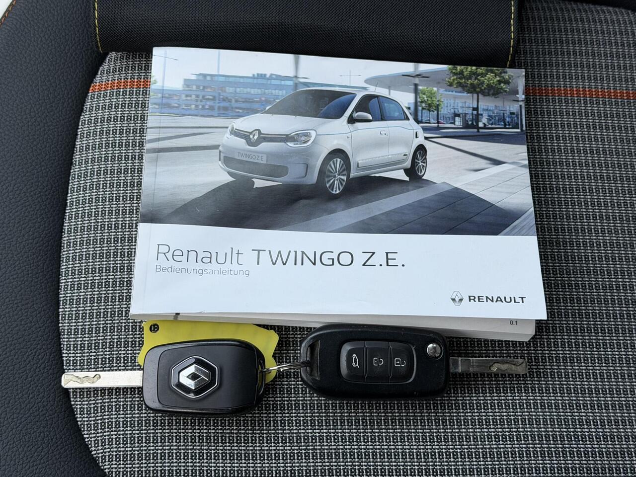 Renault TWINGO Z.E. R80 Série Limitée Vibes / Dealer Onderhouden / SOH 93% / Apple Carplay & Android Auto / Stoelverwarming / All Season Banden / Achteruitrijcamera / 16'' Lichtmetalen Velgen /