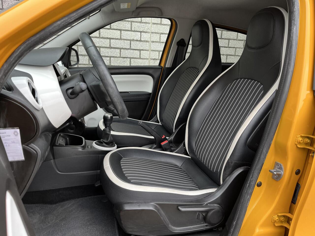 Renault TWINGO 1.0 SCe Intens | Apple CarPlay / Android Auto | Dealer Onderhouden | DAB+ | Cruise Control |