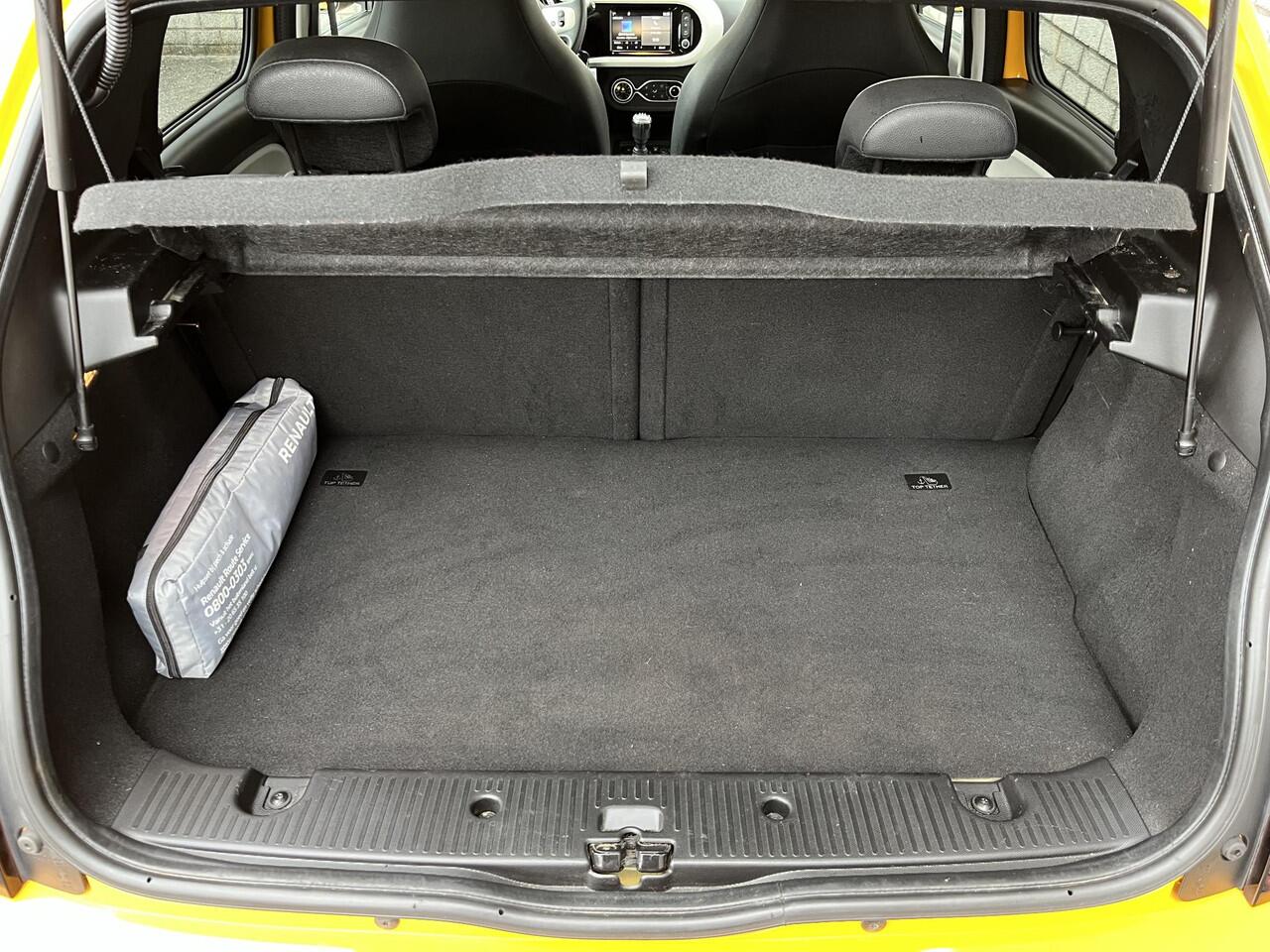 Renault TWINGO 1.0 SCe Intens | Apple CarPlay / Android Auto | Dealer Onderhouden | DAB+ | Cruise Control |