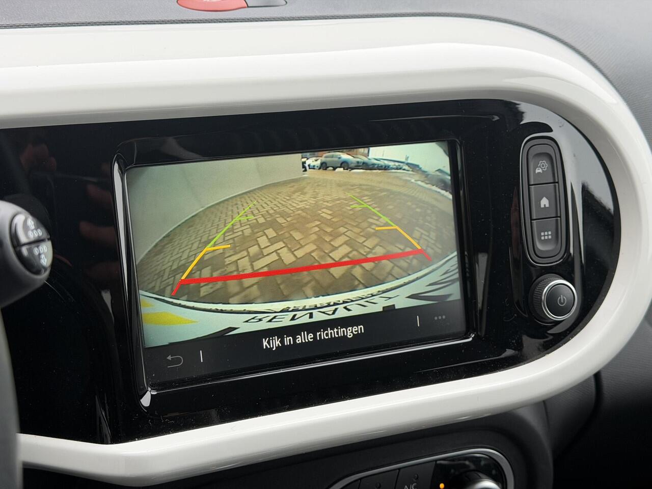 Renault TWINGO Z.E. R80 Intens / SOH 96% / Navigatie / Camera / All Season Banden / Cruise Control / Climate Control / Apple Carplay & Android Auto / Stoelverwarming / DAB / LED /