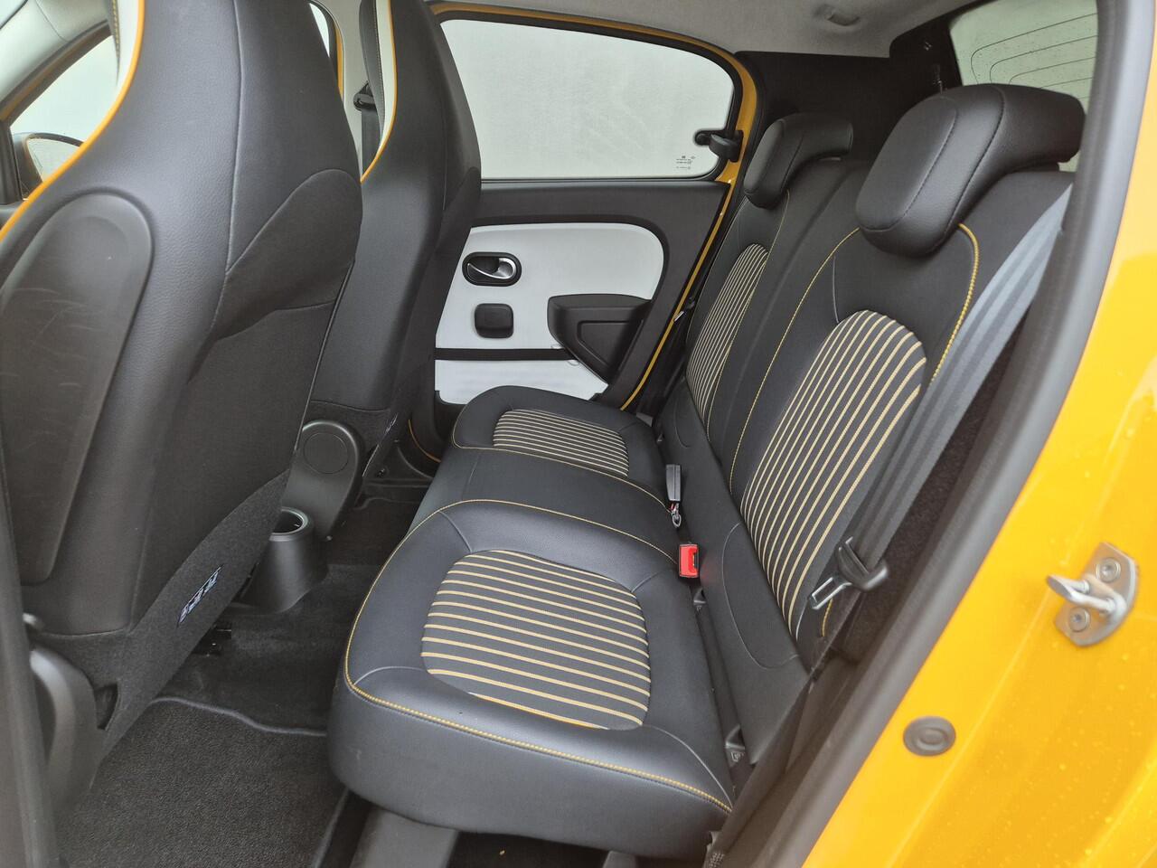 Renault TWINGO Z.E. R80 Série Limitée Vibes / Accu SOH 96,74% / 22kWh WLTP 186 km stad 261 km / Apple Carplay/Android Auto / Cruise control / Achteruitrijcamera / Climate control / Navigatie / Parkeersensoren achter / Lichtmetalen wielen 15" /