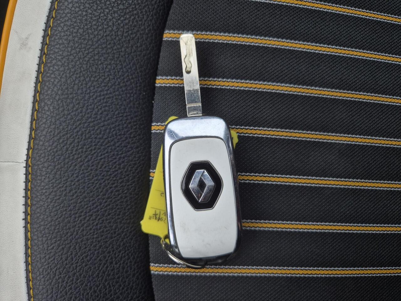 Renault TWINGO Z.E. R80 Série Limitée Vibes / Accu SOH 96,74% / 22kWh WLTP 186 km stad 261 km / Apple Carplay/Android Auto / Cruise control / Achteruitrijcamera / Climate control / Navigatie / Parkeersensoren achter / Lichtmetalen wielen 15" /