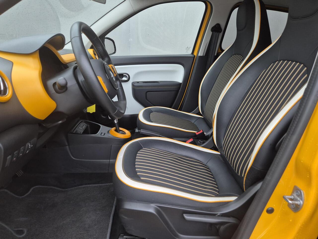 Renault TWINGO Z.E. R80 Série Limitée Vibes / Accu SOH 96,74% / 22kWh WLTP 186 km stad 261 km / Apple Carplay/Android Auto / Cruise control / Achteruitrijcamera / Climate control / Navigatie / Parkeersensoren achter / Lichtmetalen wielen 15" /