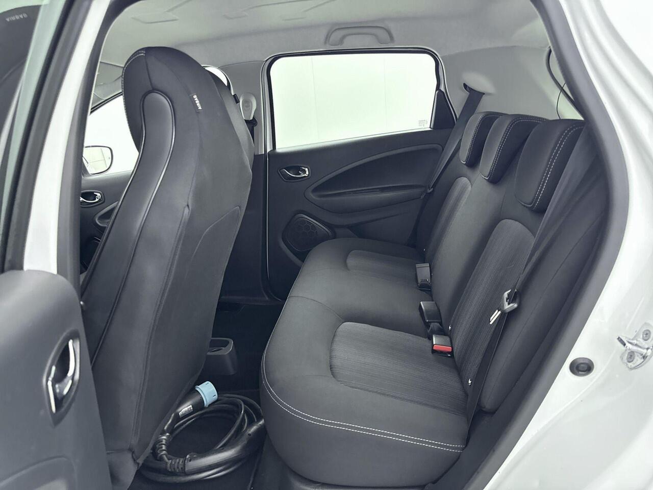 Renault ZOE R90 Intens 41 kWh 93PK (ex. Accu) | Navigatie | Climate Control | Huuraccu vanaf ¤64,- p.m.