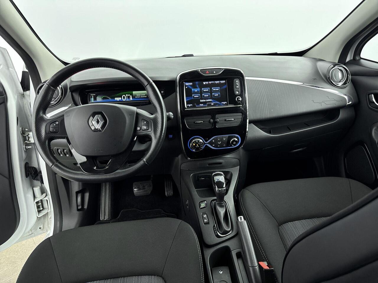 Renault ZOE R90 Intens 41 kWh 93PK (ex. Accu) | Navigatie | Climate Control | Huuraccu vanaf ¤64,- p.m.