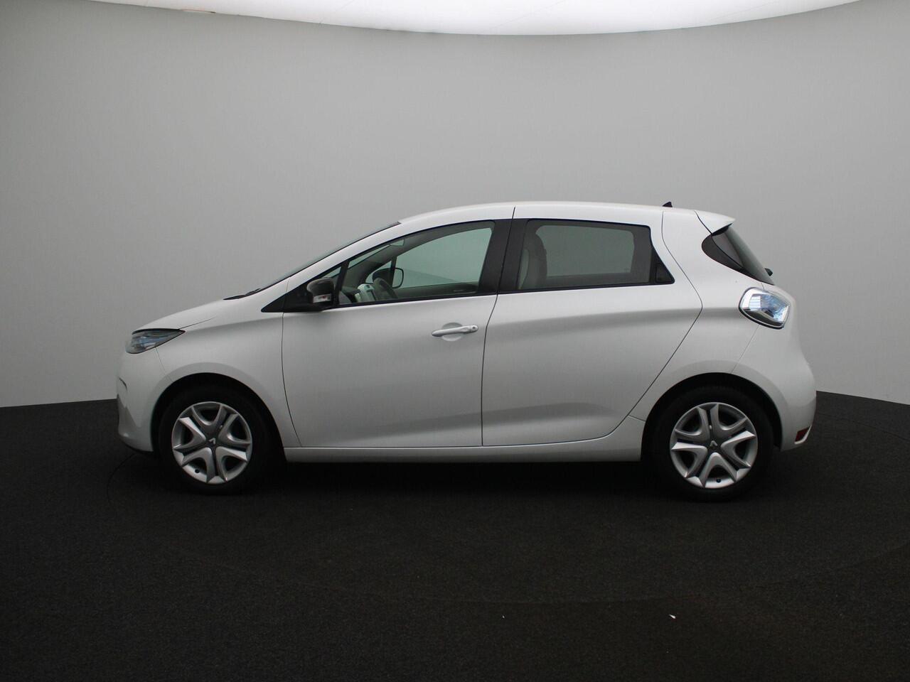 Renault ZOE R90 Life 41 kWh (ex Accu) Huuraccu vanaf ¤ 74,- pm | Automaat | Cruise Control | Climate Control | Parkeersensoren | R-Link navigatie | Metaalkleur |