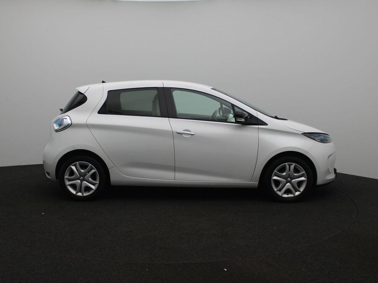 Renault ZOE R90 Life 41 kWh (ex Accu) Huuraccu vanaf ¤ 74,- pm | Automaat | Cruise Control | Climate Control | Parkeersensoren | R-Link navigatie | Metaalkleur |