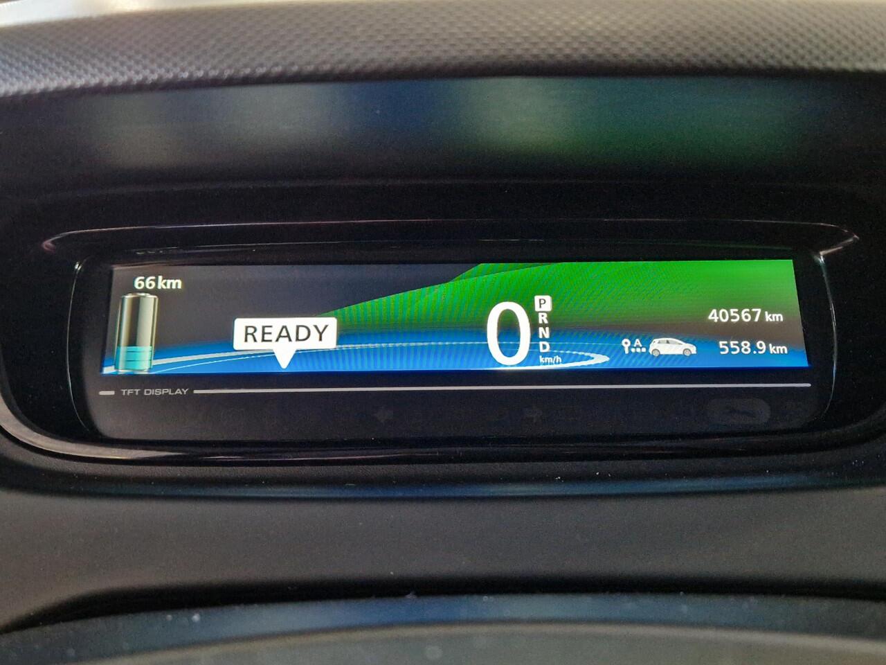 Renault ZOE R110 Iconic 41 kWh (ex Accu) NAVIGATIE | ACHTERUITRIJCAMERA | PARKEERSENSOREN ACHTER | CLIMATE CONTROL