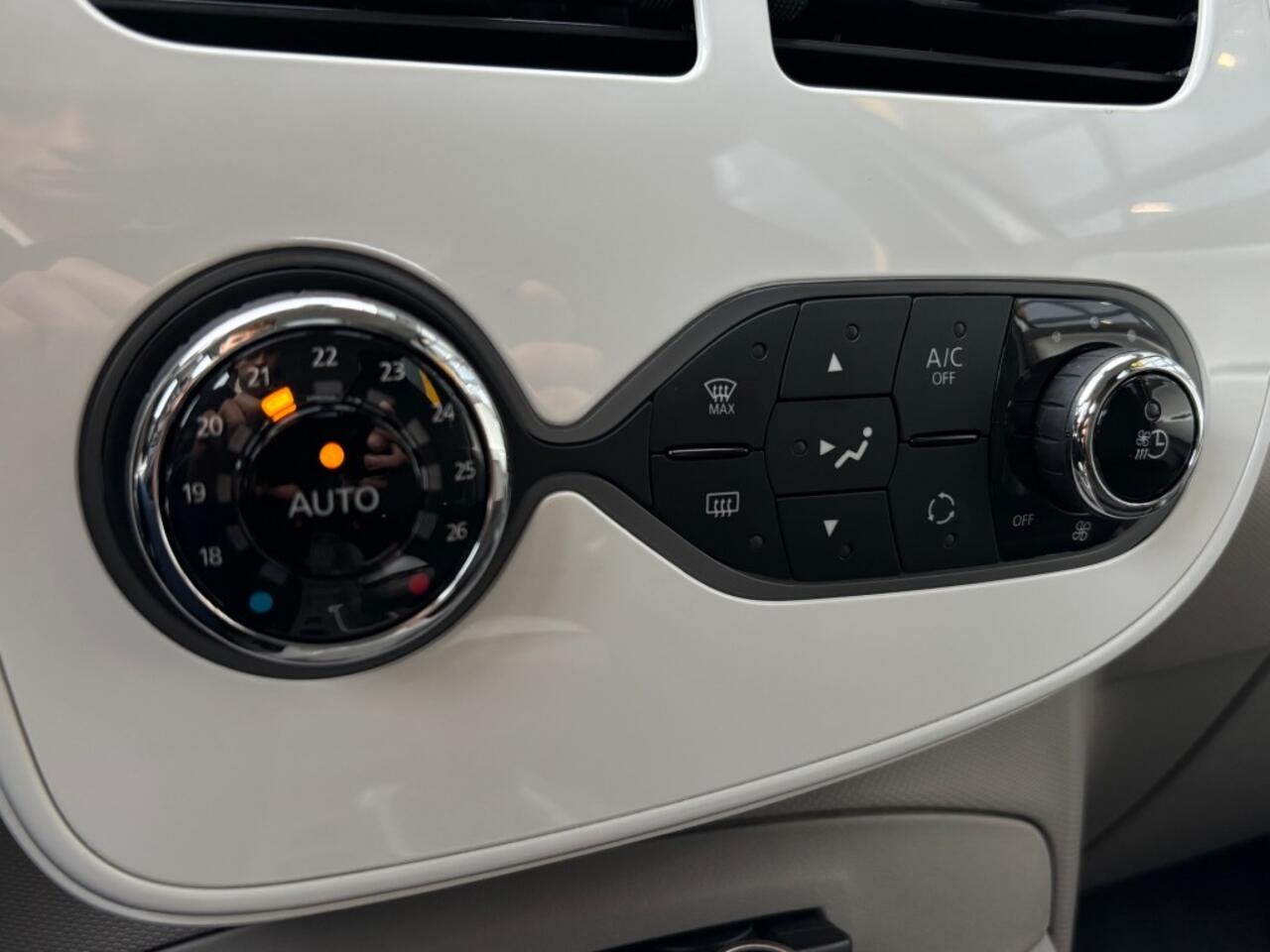 Renault ZOE R90 Life 41 kWh KOOP BATTERIJ SOH 91% NAVI AIRCO