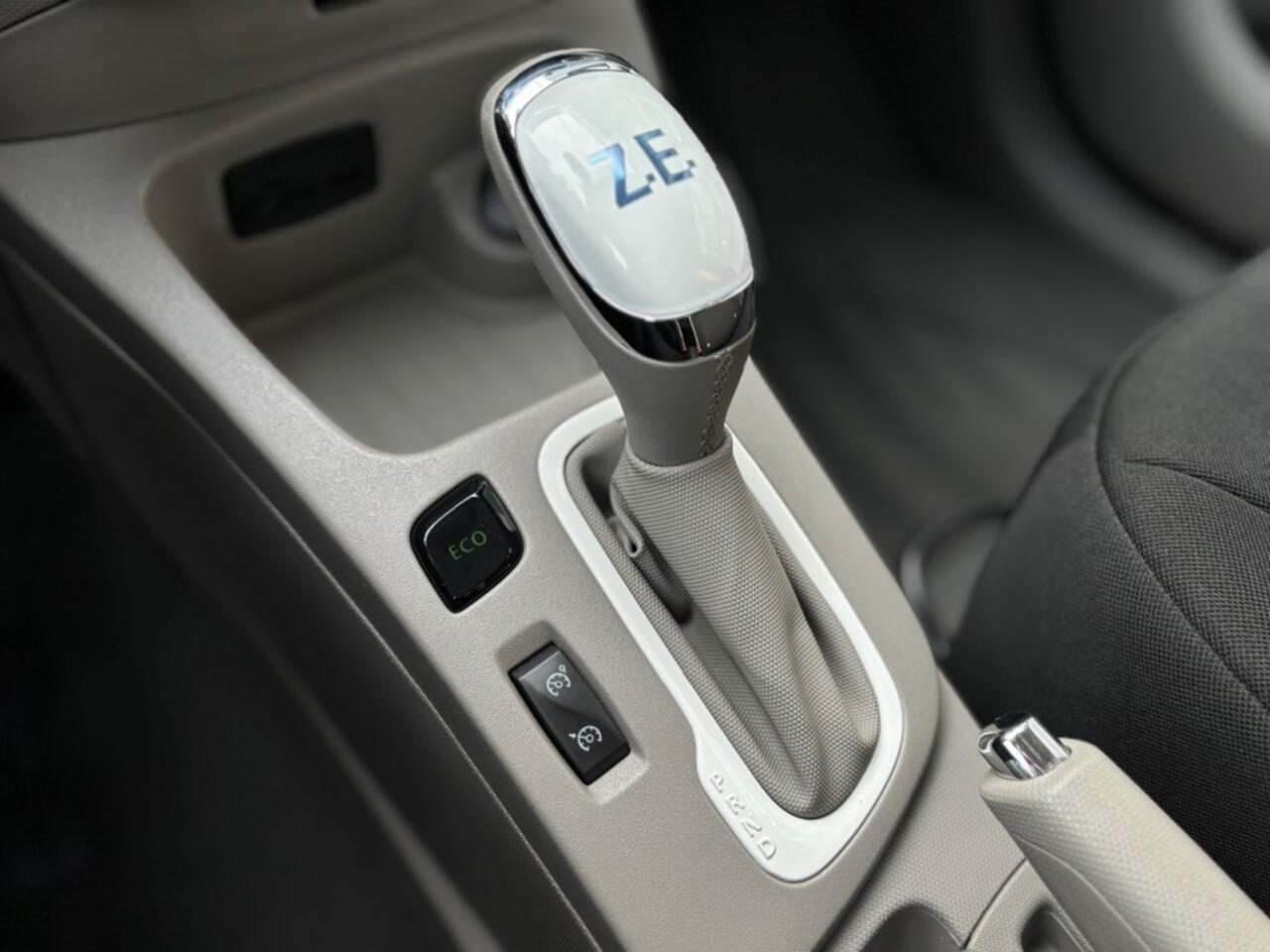 Renault ZOE R90 Life 41 kWh KOOP BATTERIJ SOH 91% NAVI AIRCO