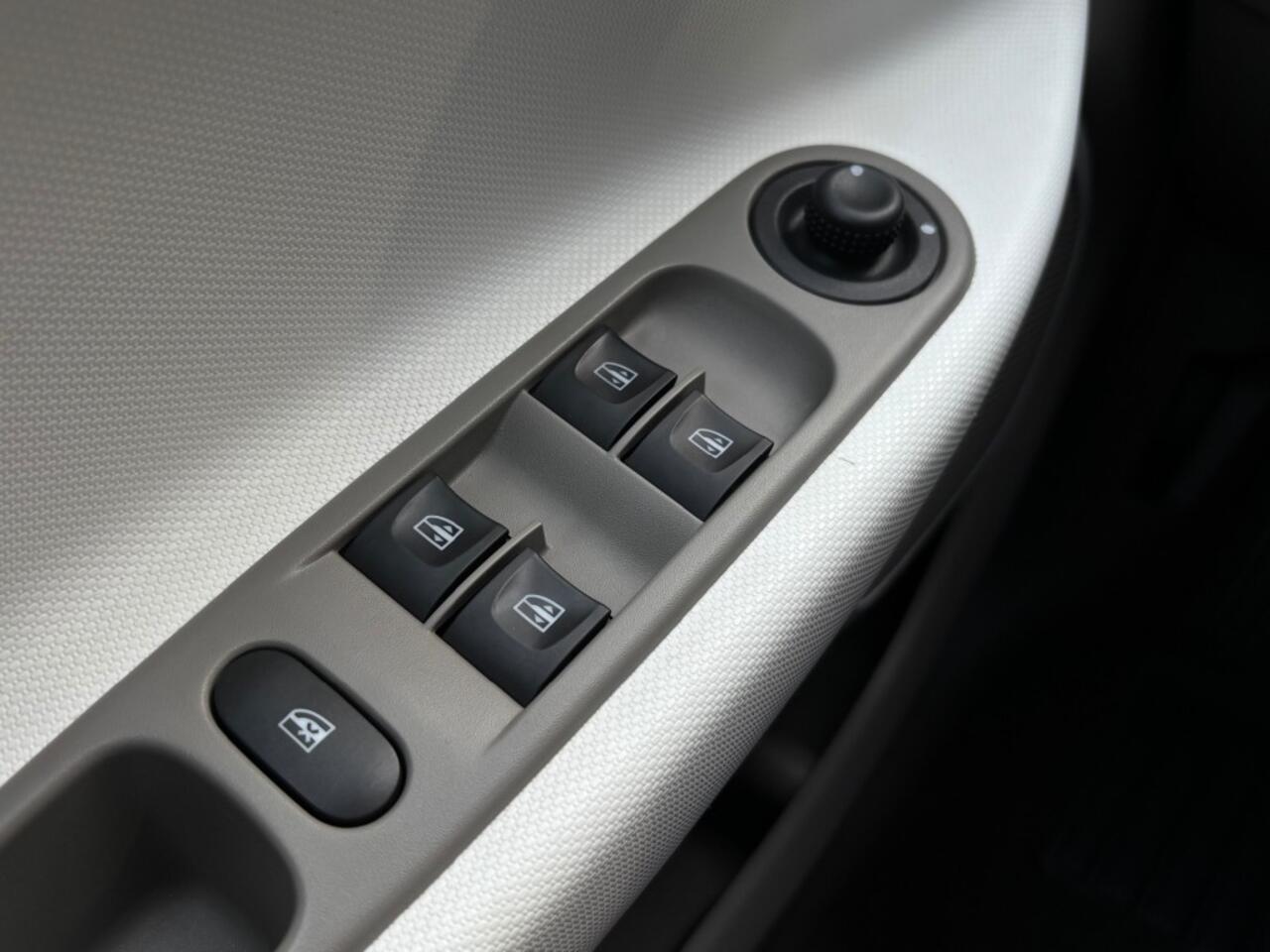 Renault ZOE R90 Life 41 kWh KOOP BATTERIJ SOH 91% NAVI AIRCO