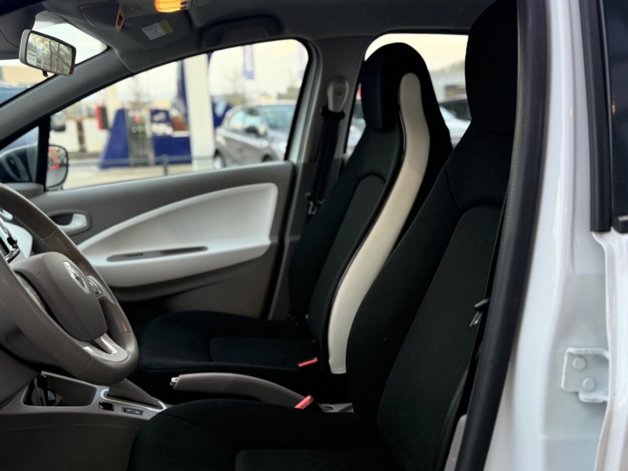 Renault ZOE R90 Life 41 kWh KOOP BATTERIJ SOH 90 % NAVI AIRCO